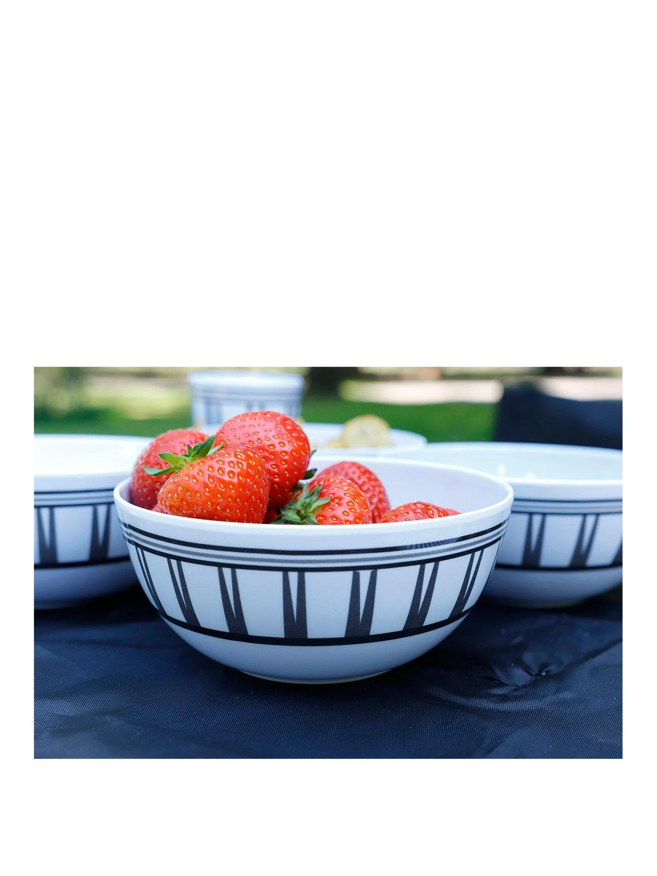 Streetwize Camping/Caravan Melamine Dinnerware Set - Stripe 4 Streetwize Camping/Caravan Melamine Dinnerware Set - Stripe - Image 2