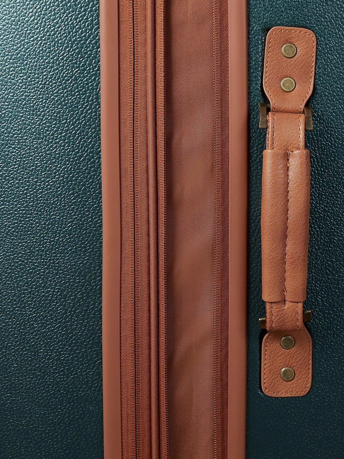 Rock Luggage Carnaby 8 Wheel Hardshell Medium Suitcase - Emerald Green 6 Rock Luggage Carnaby 8 Wheel Hardshell Medium Suitcase - Emerald Green - Image 4