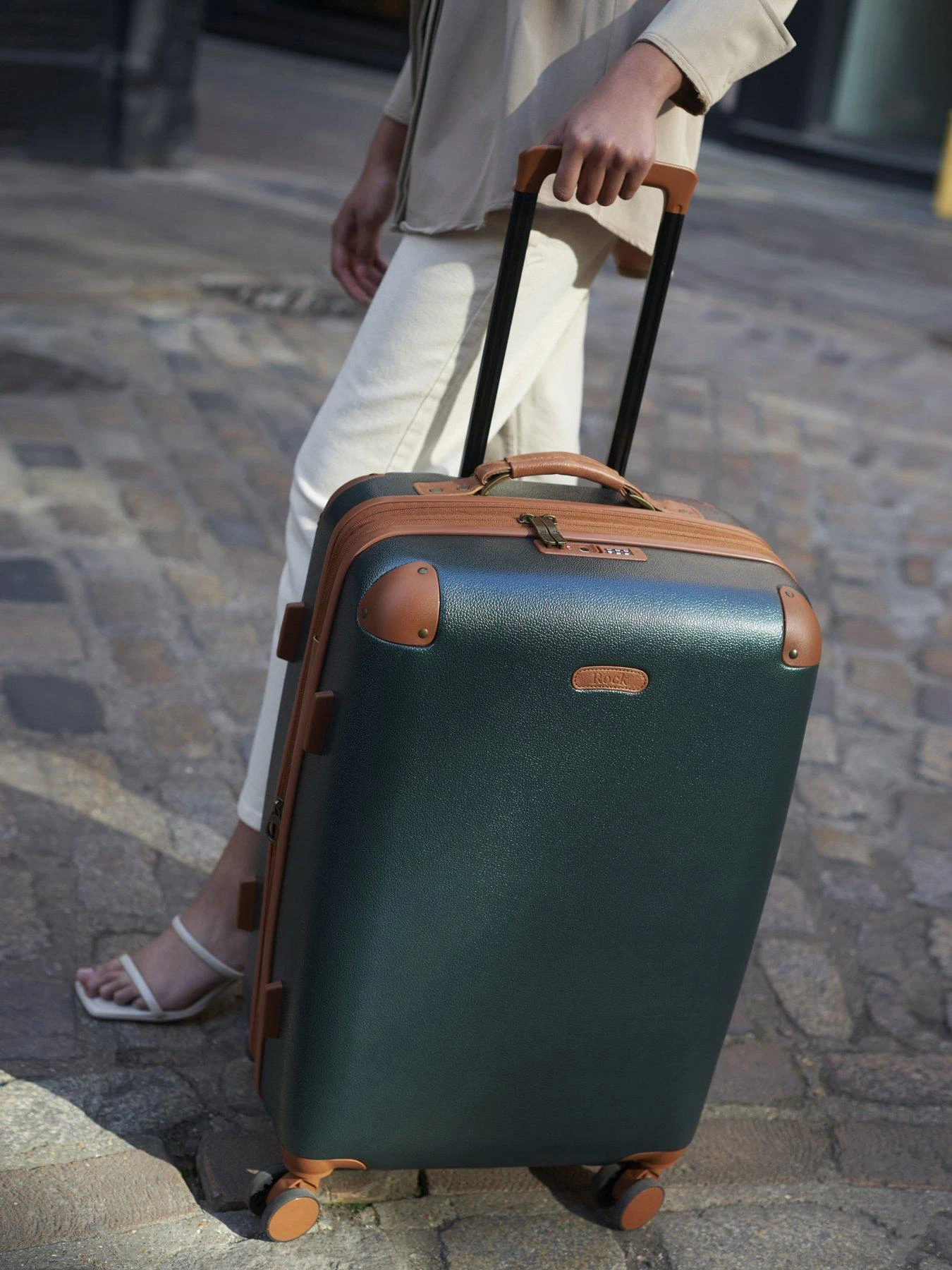 Rock Luggage Carnaby 8 Wheel Hardshell Medium Suitcase - Emerald Green 9 Rock Luggage Carnaby 8 Wheel Hardshell Medium Suitcase - Emerald Green - Image 7