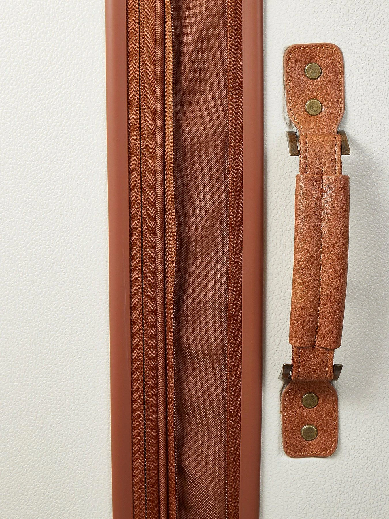 Rock Luggage Carnaby 8 Wheel Hardshell Large Suitcase - Cream 6 Rock Luggage Carnaby 8 Wheel Hardshell Large Suitcase - Cream - Image 4