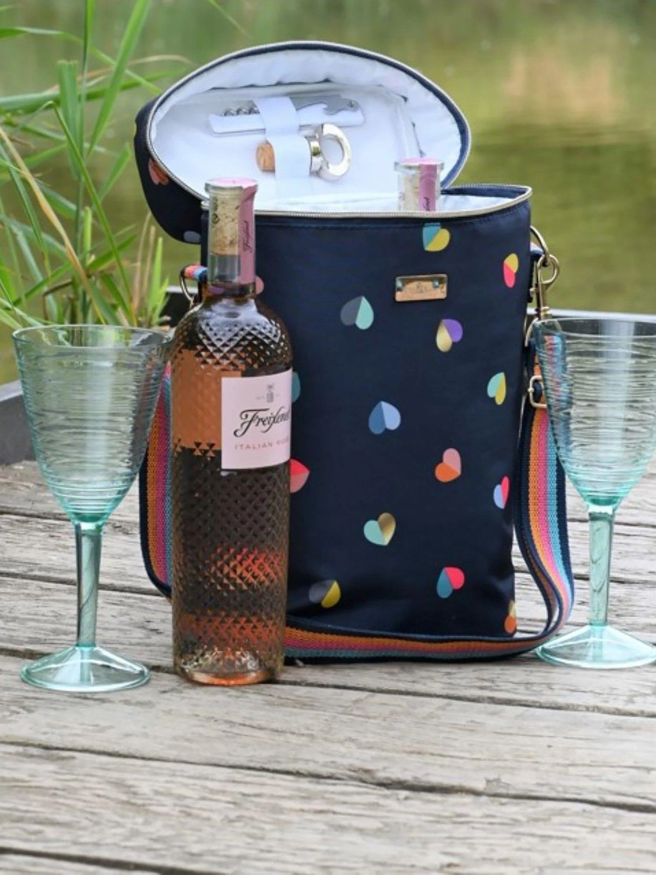 BEAU & ELLIOT Confetti Mini Bottle Picnic Cooler Bag (2 Bottles) 5 BEAU & ELLIOT Confetti Mini Bottle Picnic Cooler Bag (2 Bottles) - Image 3