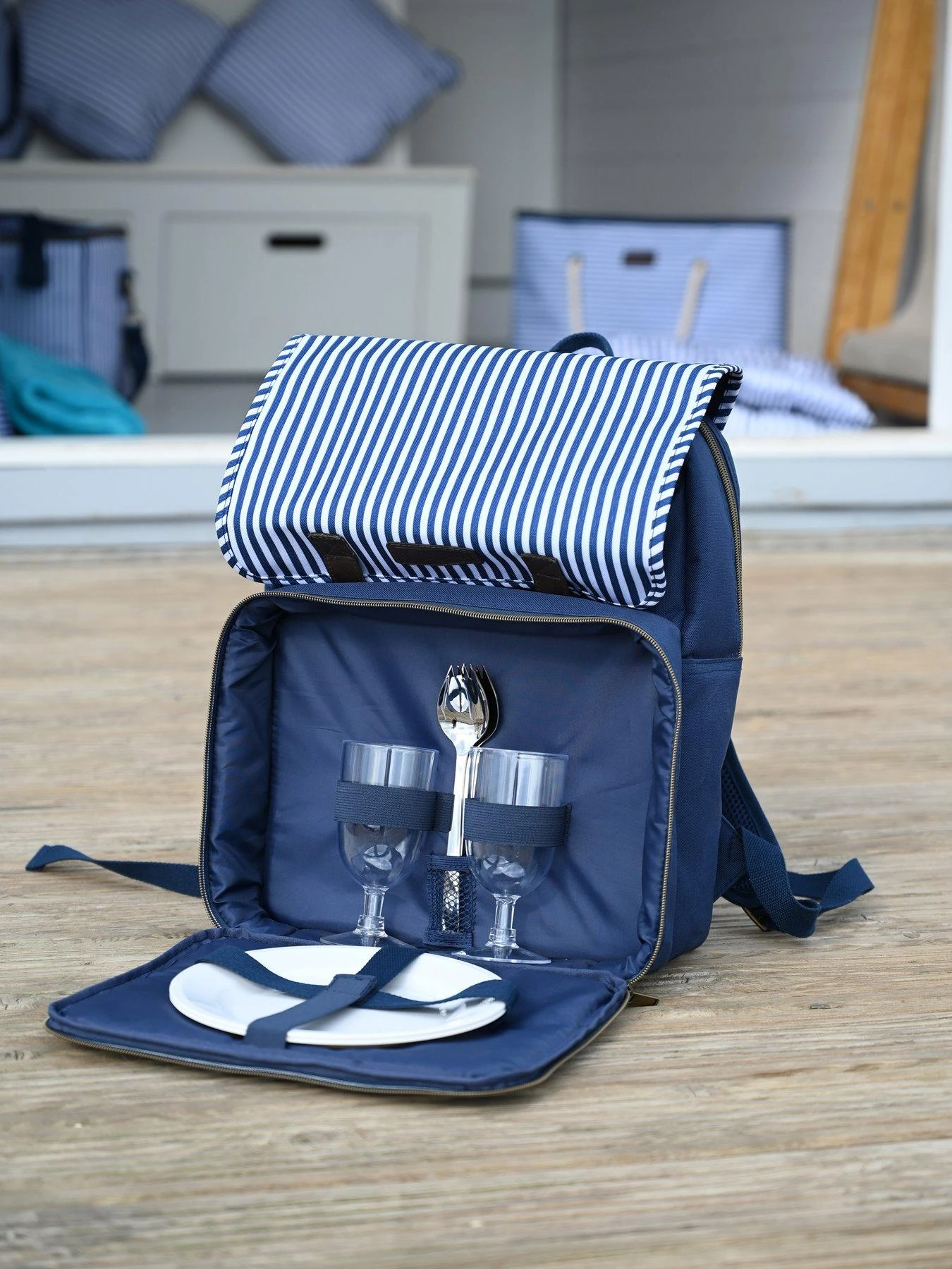 Navigate Three Rivers 2 Person Backpack Picnic Set 5 Navigate Three Rivers 2 Person Backpack Picnic Set - Image 3