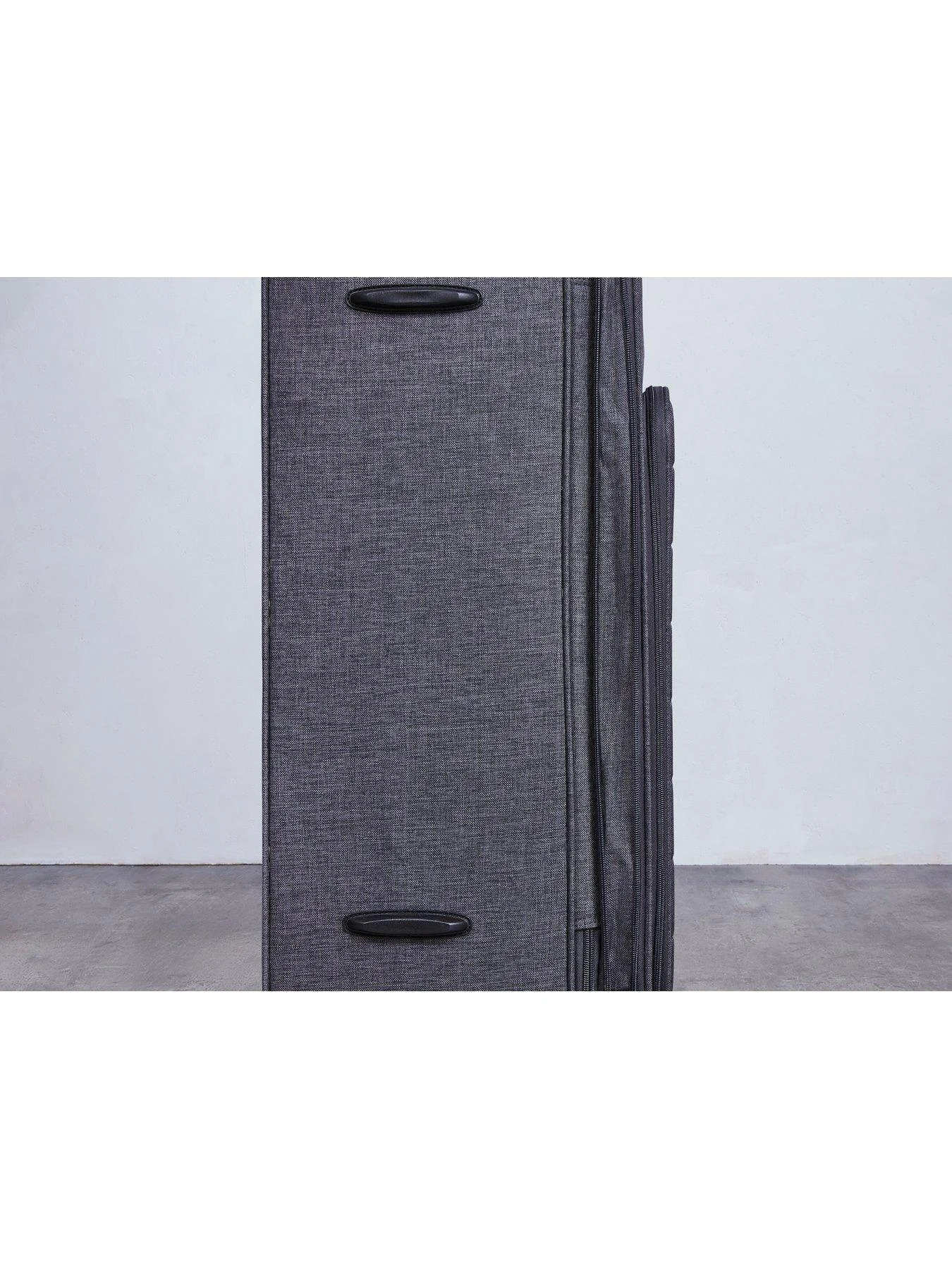 Rock Luggage Rocklite DLX 8 Wheel Soft Unique Lightweight Medium Suitcase - Charcoal 7 Rock Luggage Rocklite DLX 8 Wheel Soft Unique Lightweight Medium Suitcase - Charcoal - Image 5